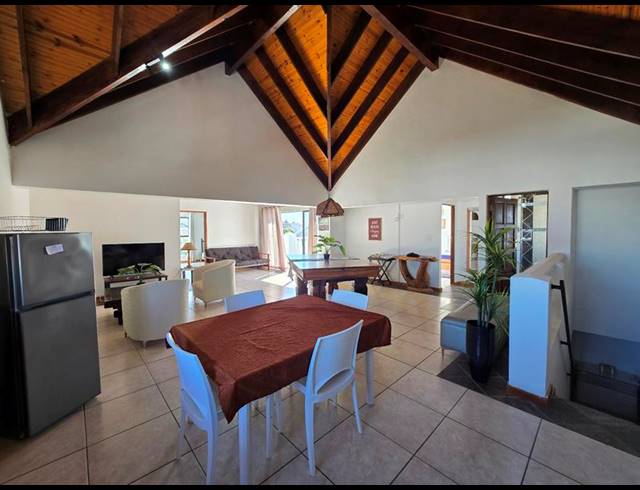 5 BEDROOM HOUSE FOR SALE IN GOLDEN MILE